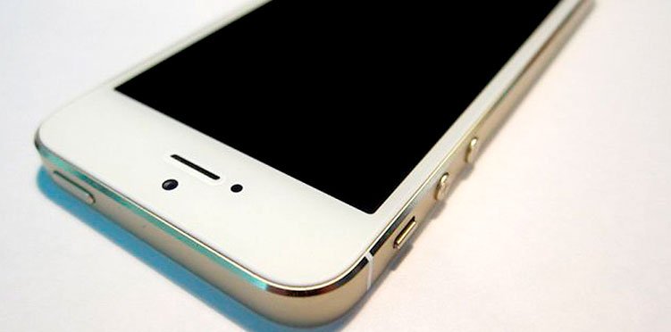 Posesori de iPhone, atentie! Un mesaj text va poate bloca telefonul